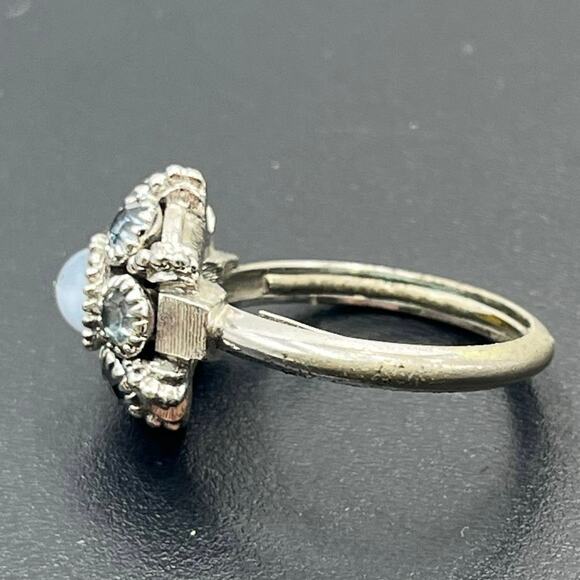 Avon‎ Vintage 1974 Blue Glass Crystal Moonglow Magic Cluster Flower Ring ADJ 5.5 - Picture 8 of 8